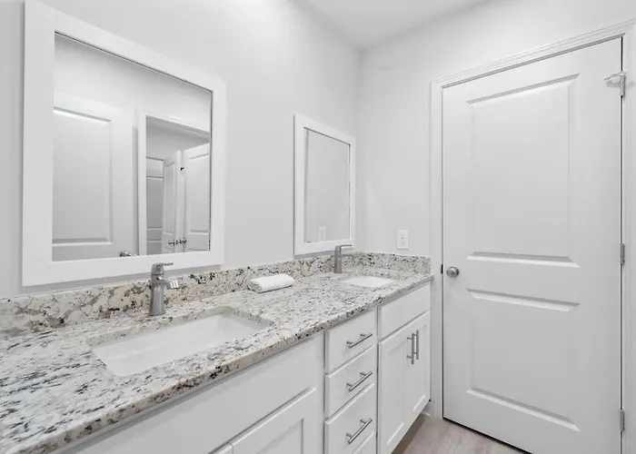 Apartment Sea Glass 404 By Youngs Suncoast *